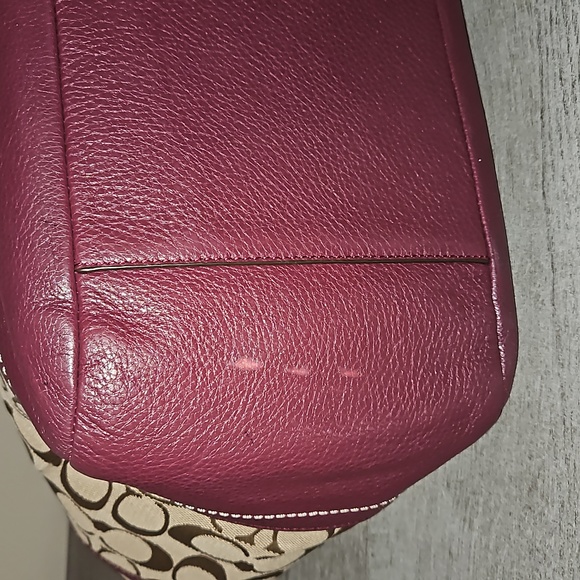 COACH AUTHENTIC F23297 PARK CARRIE SIGNATURE SATCHEL BURGUNDY COLOR PREOWNED - Picture 14 of 15